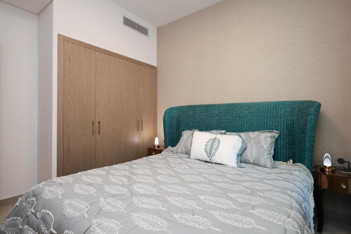 Stunning 4 Bed Villa, Private Pool, Damac Hills Dubai Exteriör bild
