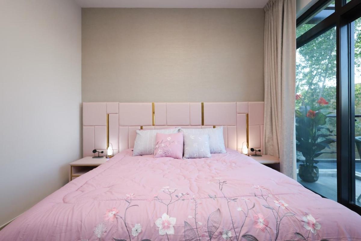 Stunning 4 Bed Villa, Private Pool, Damac Hills Dubai Exteriör bild