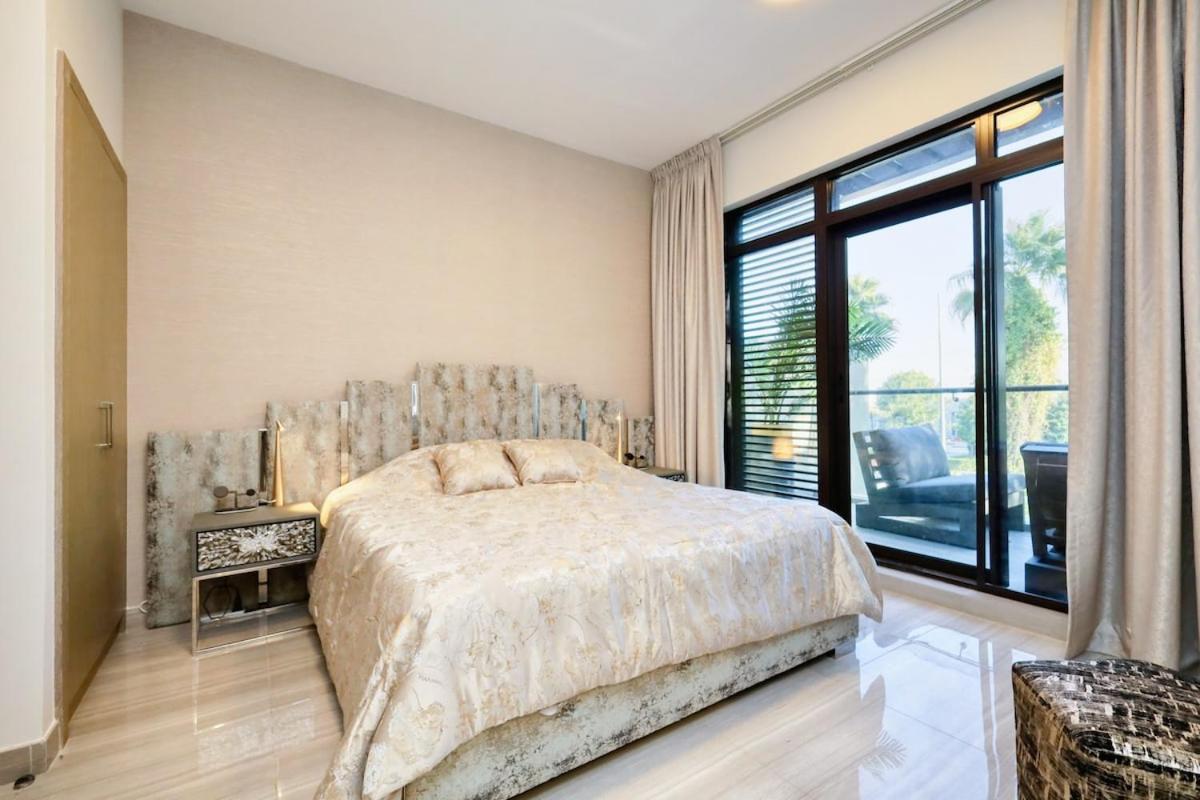 Stunning 4 Bed Villa, Private Pool, Damac Hills Dubai Exteriör bild