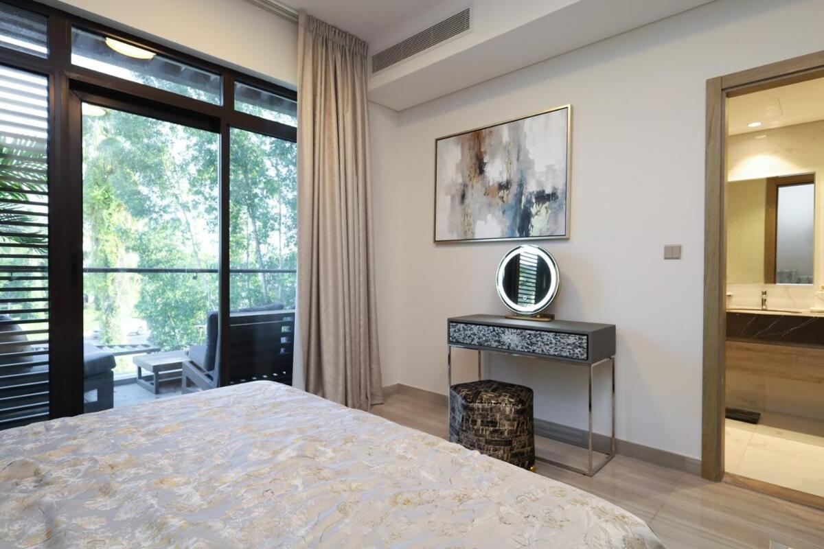 Stunning 4 Bed Villa, Private Pool, Damac Hills Dubai Exteriör bild