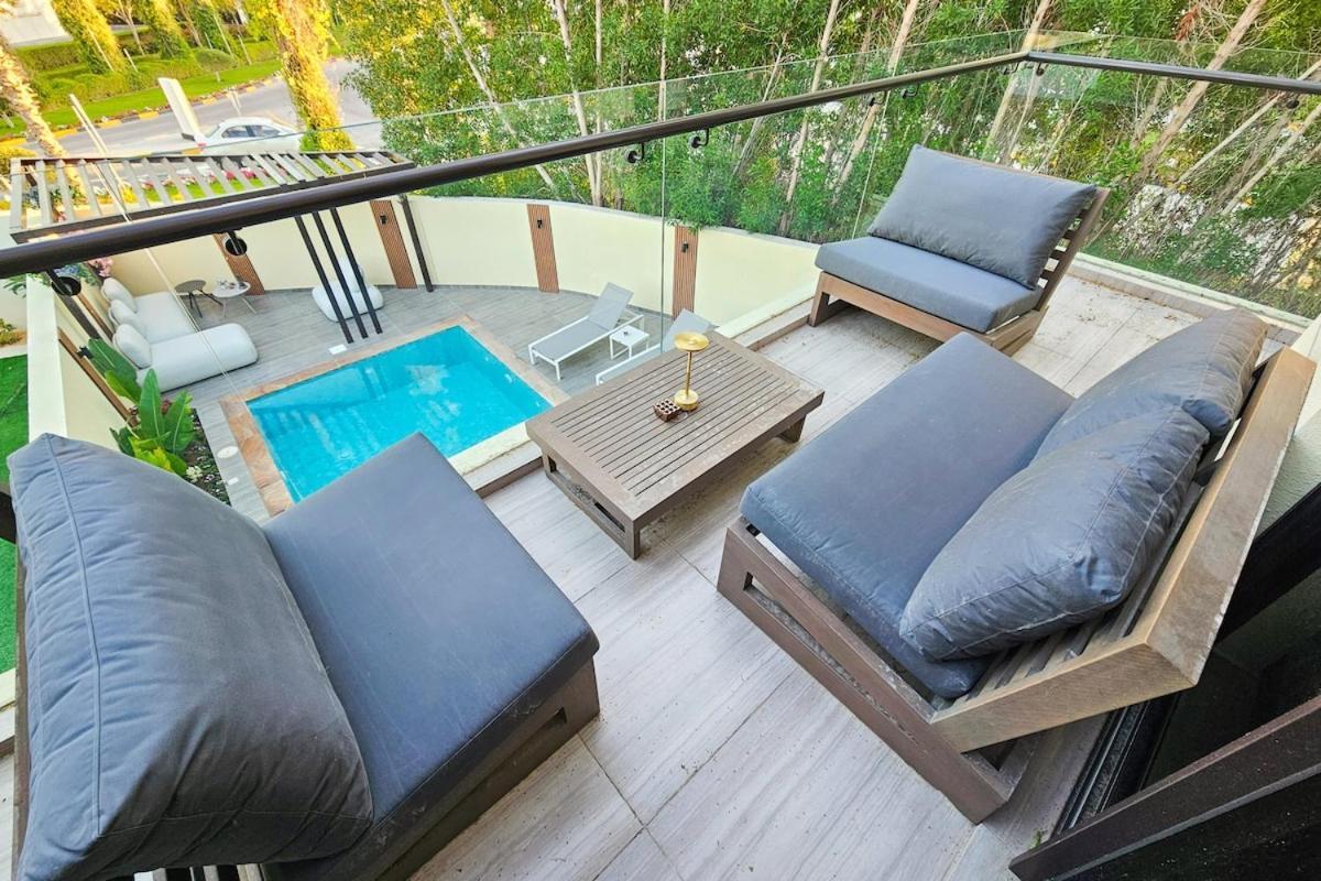 Stunning 4 Bed Villa, Private Pool, Damac Hills Dubai Exteriör bild