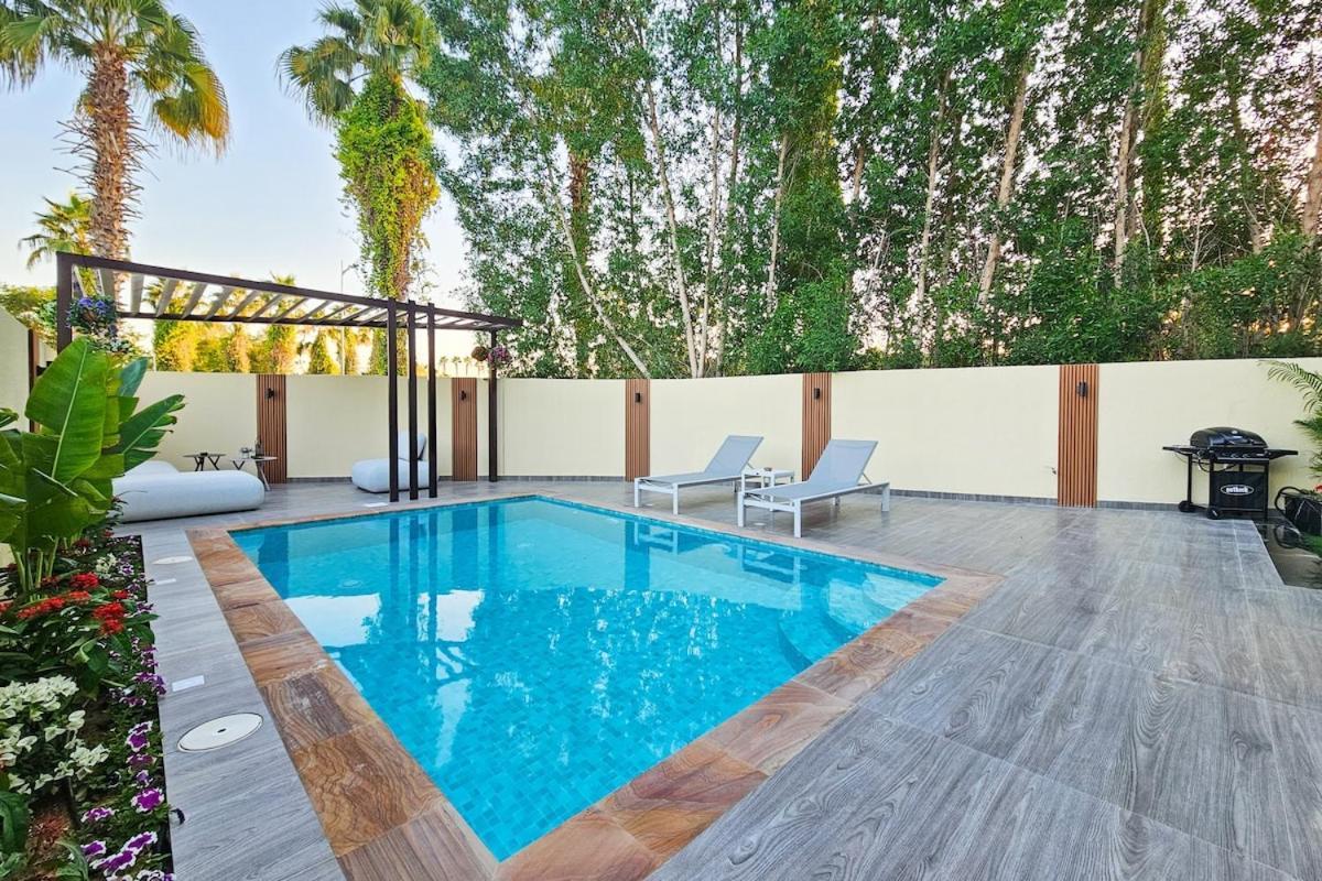 Stunning 4 Bed Villa, Private Pool, Damac Hills Dubai Exteriör bild