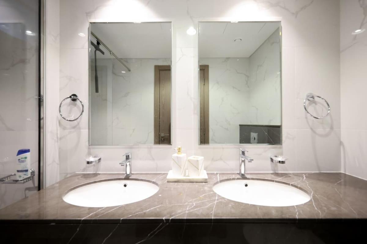 Stunning 4 Bed Villa, Private Pool, Damac Hills Dubai Exteriör bild